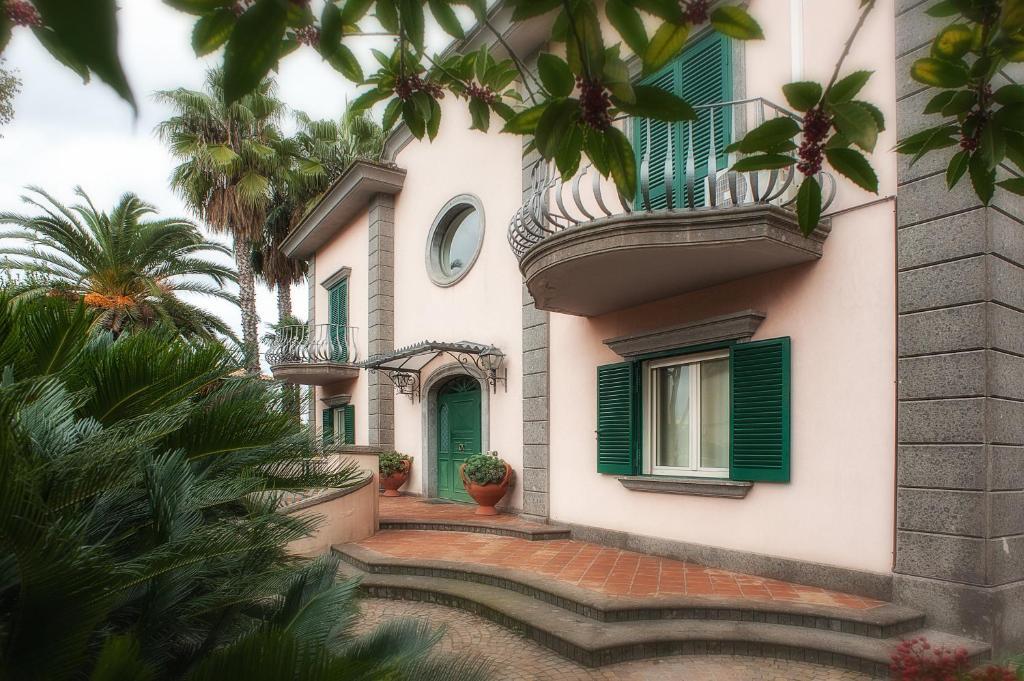 Villa Laura チステルナ・ディ・ラティーナ エクステリア 写真